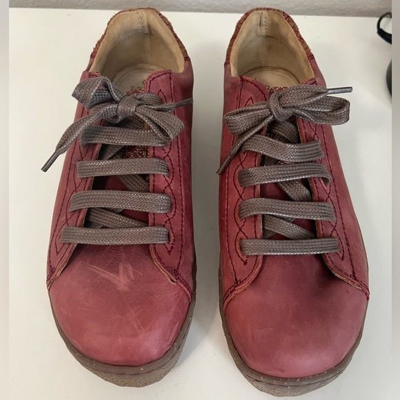 Po-Zu | Vegan Sneakers Red Gum Bottom Sz 41/9‎ - Picture 2 of 7